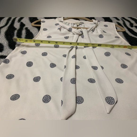 Talbots Outlet Sleeveless Top With Navy print And Tie Front PM - Picture 5 of 6